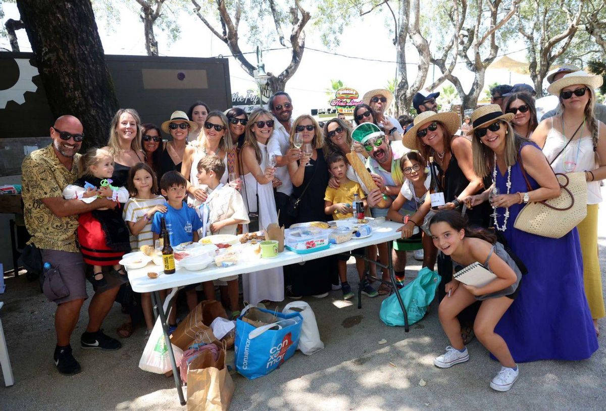 Un grupo de asistentes en la primera jornada del evento cambadés. | Noé Parga