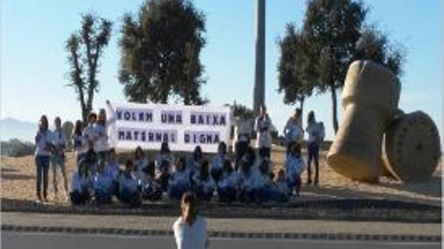 Les dones es van fer una fotografia reivindicativa.