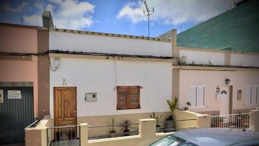 Desalojada la casa okupada de una anciana hospitalizada hace un año en La Laguna