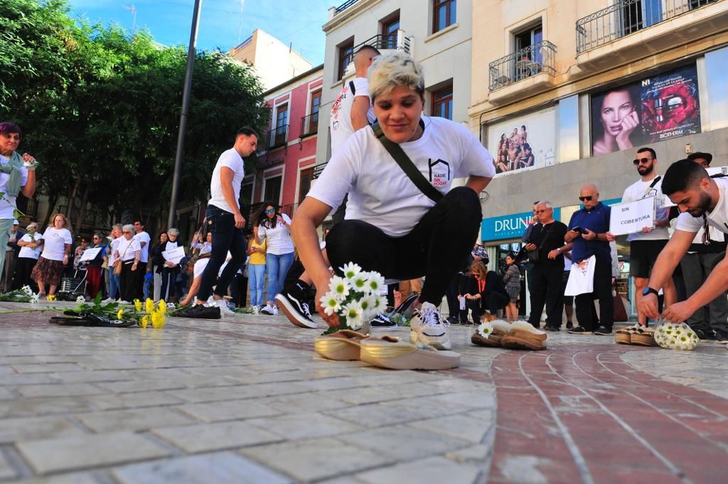 Concentración por los derechos de las personas sin hogar en Elche