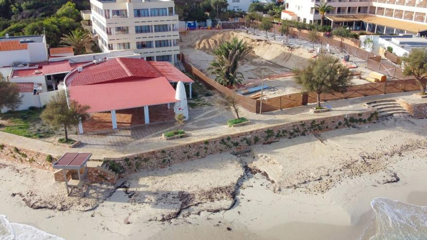 El Govern abre diligencias por el vertido al mar de la promotora de un edificio de lujo en Formentera