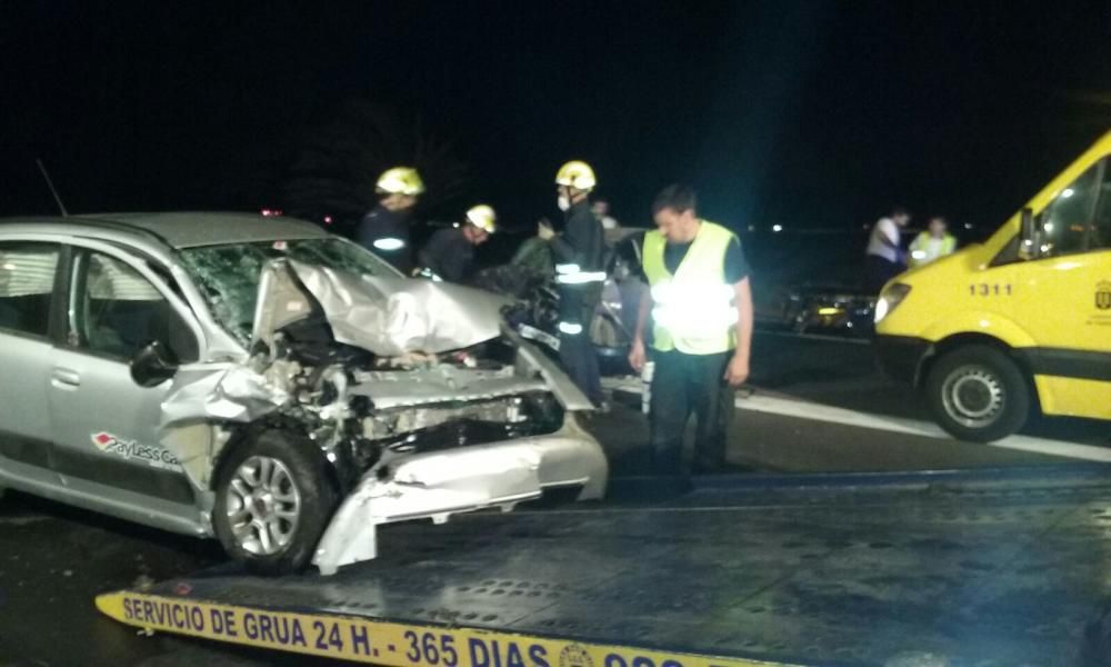 Tres heridos de gravedad en una colisión frontal en Lanzarote