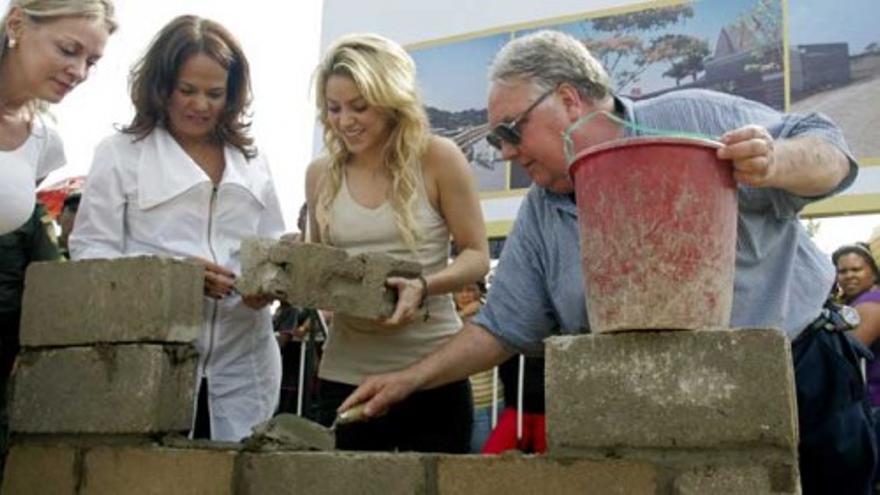 La primera piedra la puso Shakira