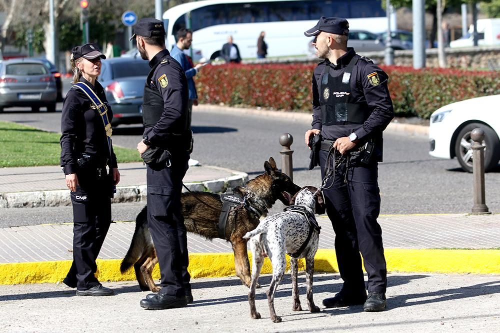 Inauguración del monolito y la plaza de la Policía Nacional