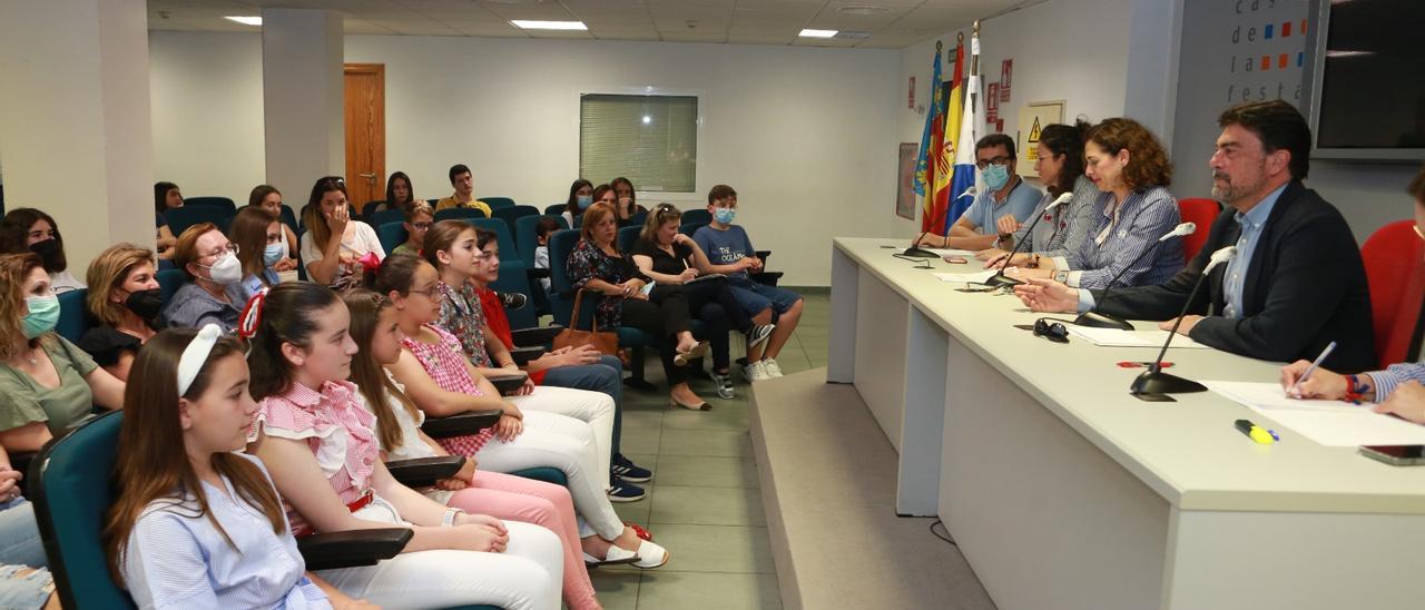 Un momento de la asamblea de hogueras infantiles