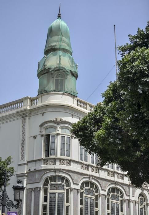 04/09/2017 LAS PALMAS DE GRAN CANARIA. Torre del  Gabinete Literario que tiene que ser reparada con urgencia. FOTO: J.PÉREZ CURBELO