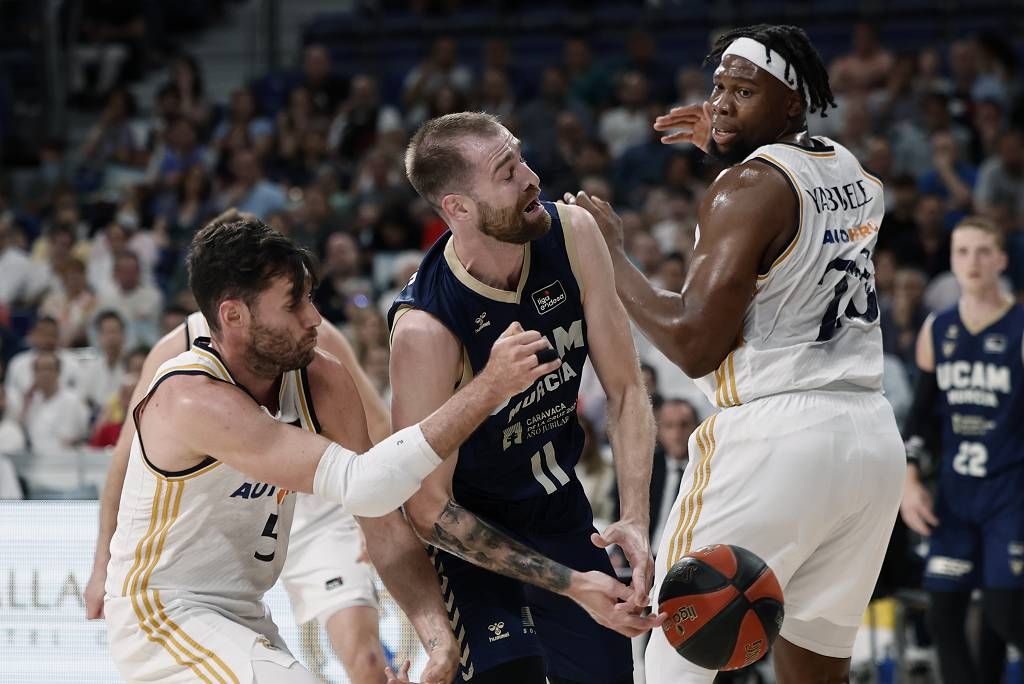 Las imágenes del Real Murcia-UCAM Murcia, primer partido de la final de la ACB