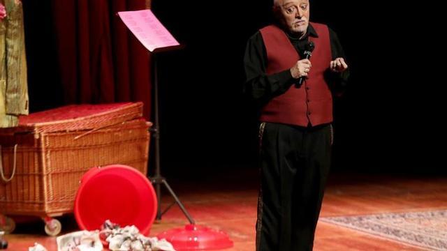 "El político es un empleado, pero lo tratamos como a un actor de Hollywood"