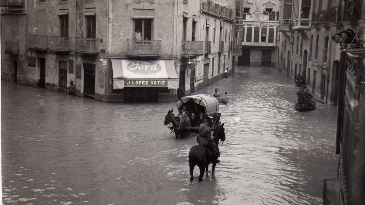Casco urbano de Orihuela tras una riada en 1946
