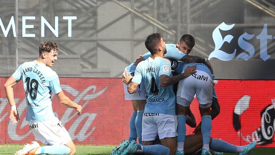 El Celta gana por la mínima a un Betis que compitió con un jugador menos