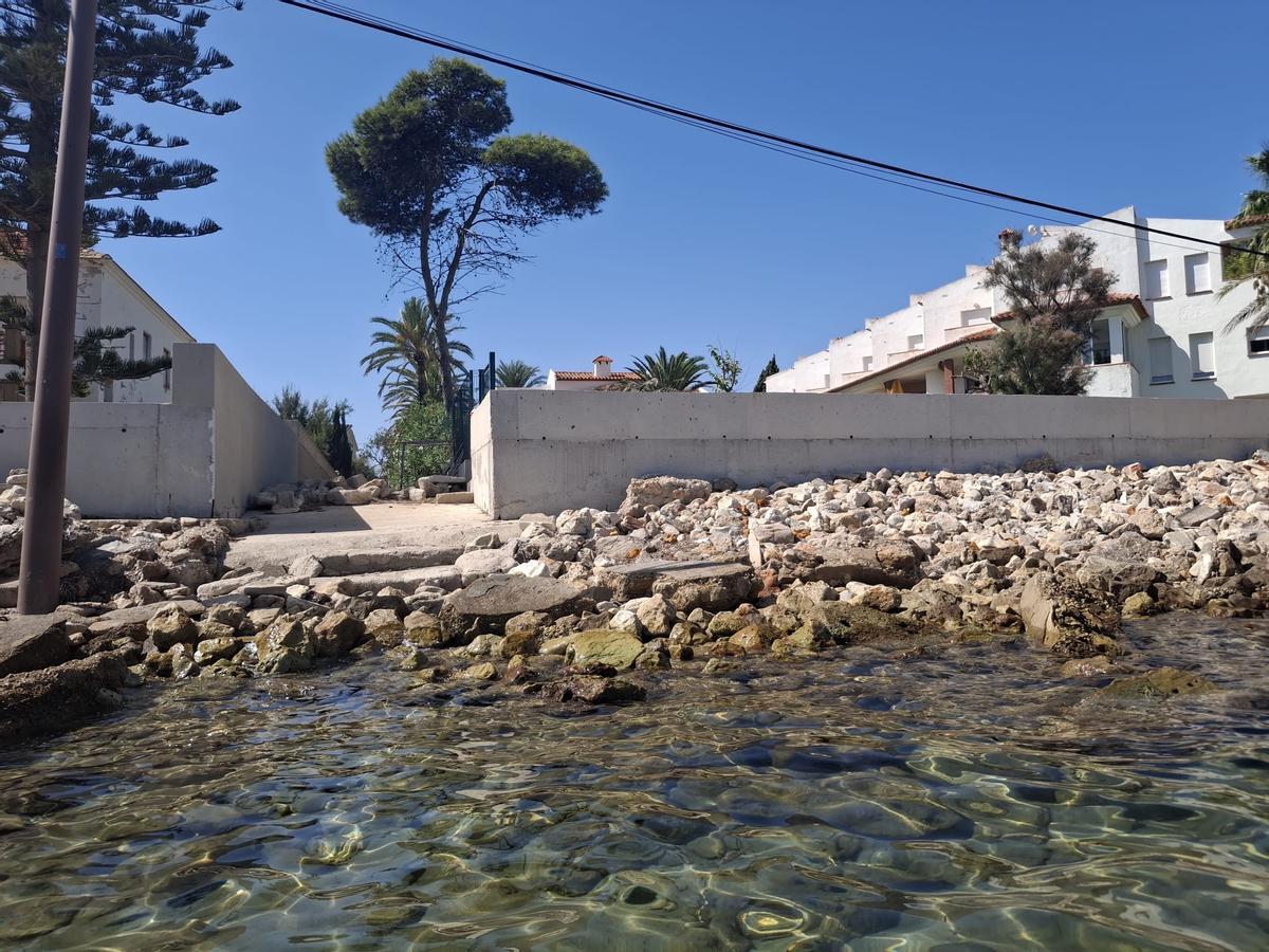 Zambullirse en una playa en ruinas en Dénia (imágenes) Zambullirse en una playa en ruinas en Dénia (imágenes)
