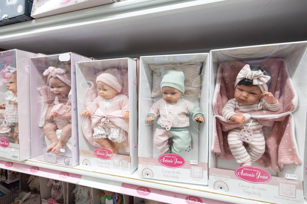 Galería de imágenes de una juguetería en la previa de Navidad y Reyes