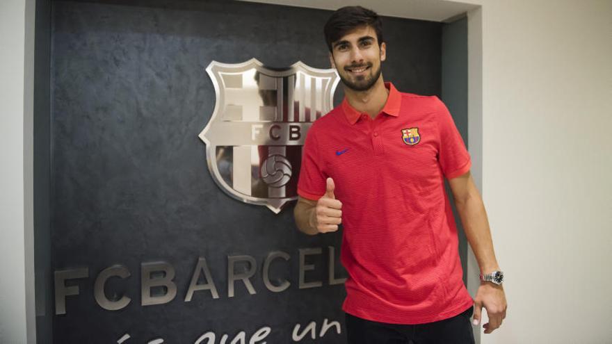 Mendes busca equipo para André Gomes