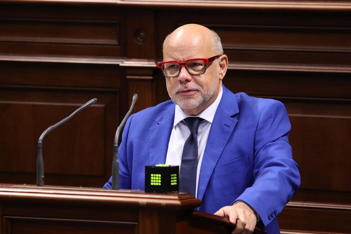 El portavoz de CC, José Miguel Barragán, durante su intervención en defensa de los presupuestos de 2026.