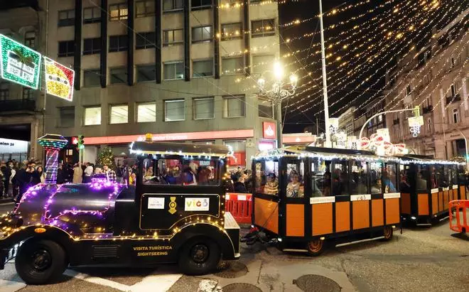 El tren de las luces de Navidad de Vigo llevará a los Reyes en la cabalgata de Tomiño