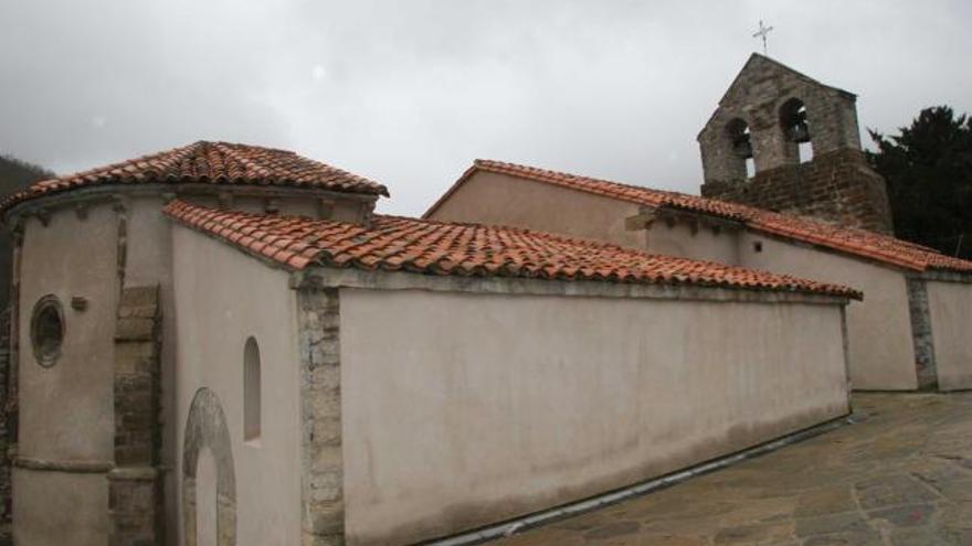 La iglesia de San Juan de Río Mera, en Santibáñez de la Fuente.