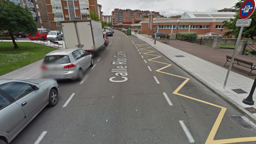 Una discusión por unos perros sueltos en Contrueces acaba en puñalada