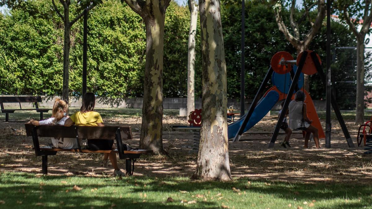 Varias personas en un parque en Pinilla