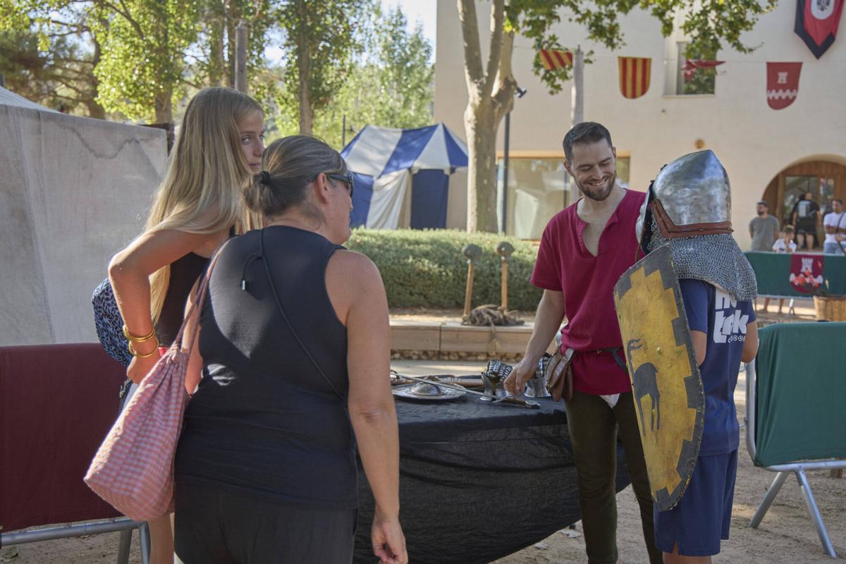 Músics i artesans fan reviure l’edat mitjana a Castell d’Aro en la 25a edició del Mercat Medieval Músics i artesans fan reviure l’edat mitjana a Castell d’Aro en la 25a edició del Mercat Medieval
