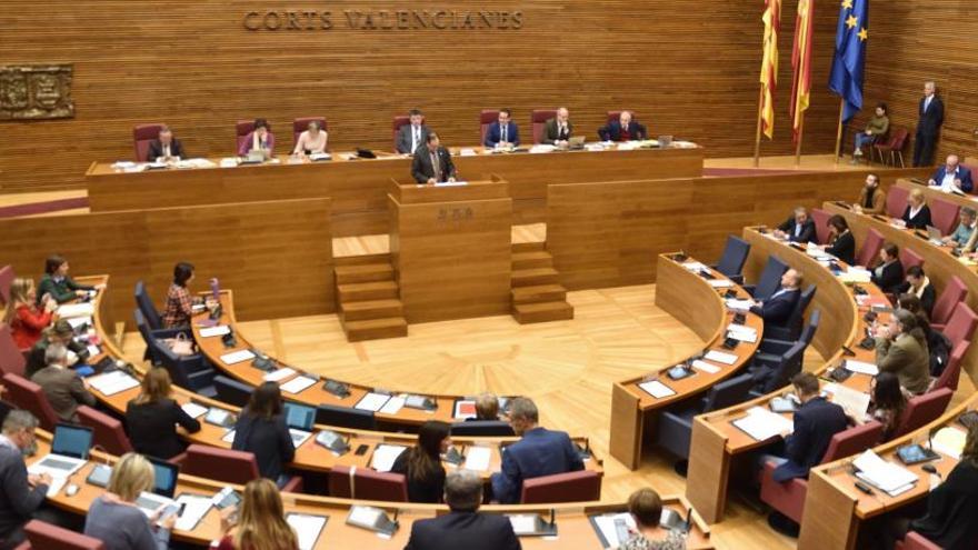 Suspendido el pleno de las Corts por el posible contagio de los diputados de Vox