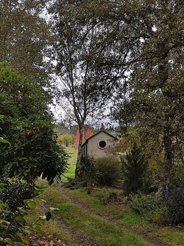 Un paseo entre colores y silencio por el arboreto de Begonte