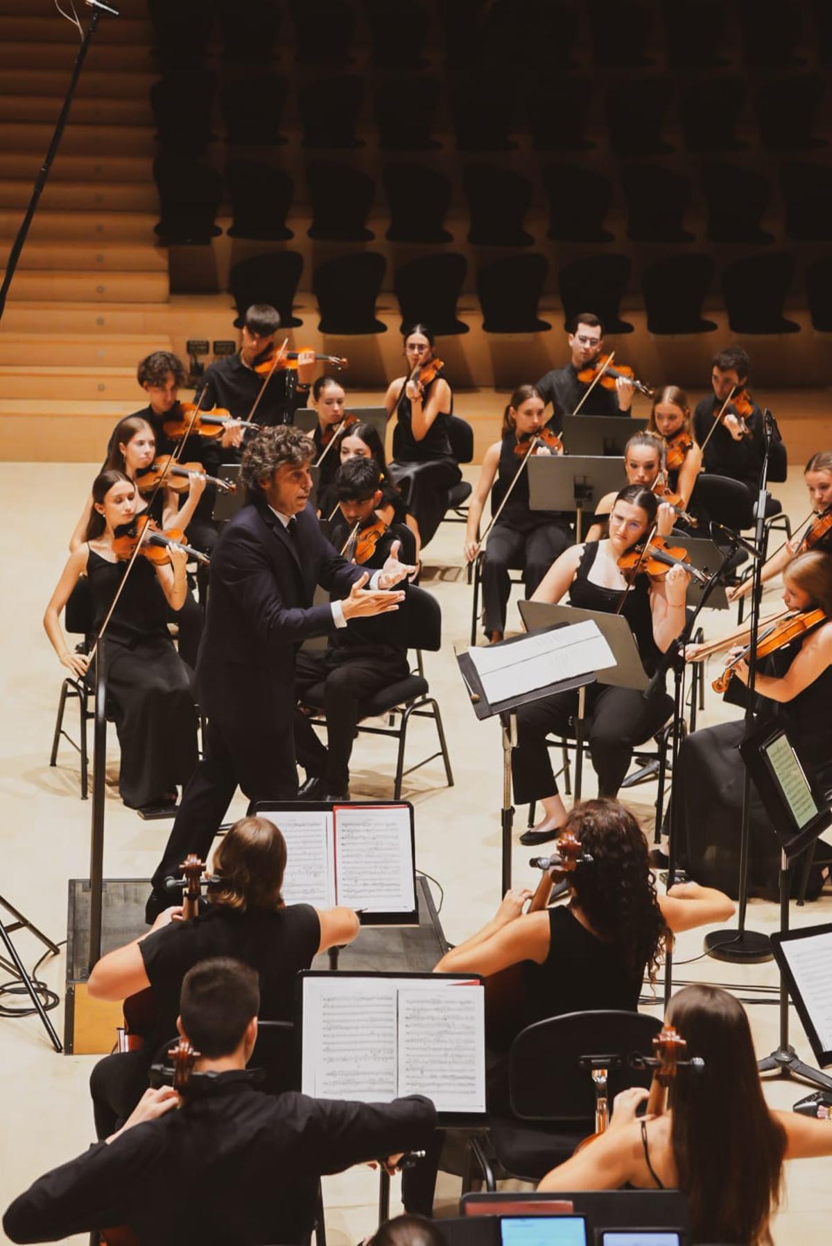 La Jove Orquestra Simfònica de la FSMCV, durant un concert.