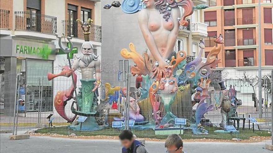 Las fallas de la Vall se llenan de fiesta y hoy llega la ofrenda