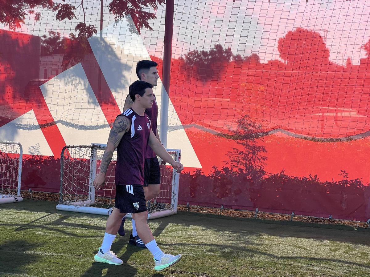 Alfon González y Andrés Castrín, lesionados, se retiran del entrenamiento tras la charla de Luis García Plaza