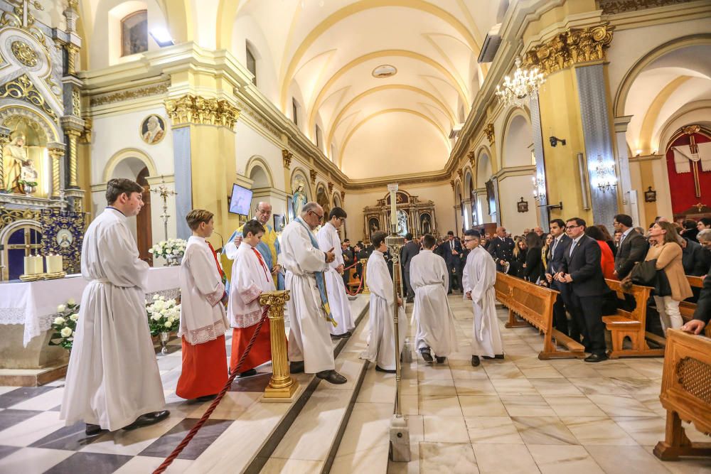 La Inmaculada Concepción protagoniza la tradicional procesión en Torrevieja.