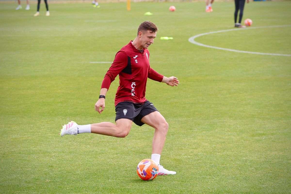 Alberto del Moral, durante un entrenamiento del pasado curso con el Córdoba CF.