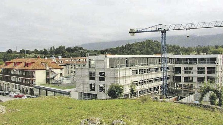 El nuevo edificio del hotel Kaype, en Barru (Llanes).