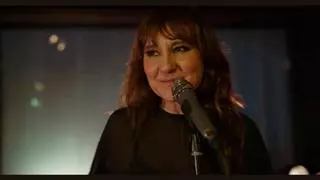 Amaral se lanza a cantar en gallego en compañía de los vigueses Eladio y los Seres Queridos y Fillas de Cassandra