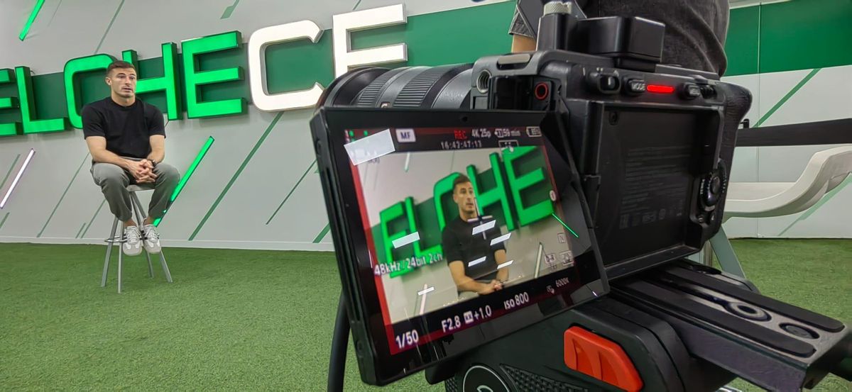 Iñaki Peña during the interview with SPORT at the Martínez Valero