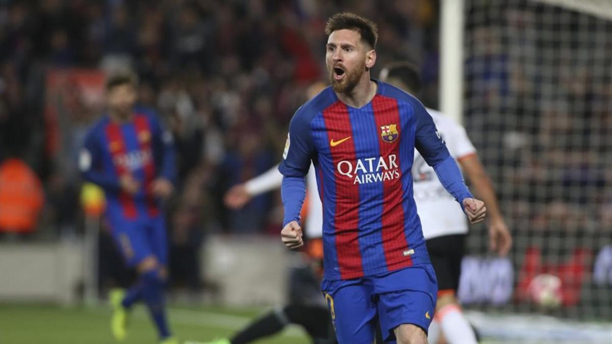 Messi logró su doblete número cien ante el Valencia