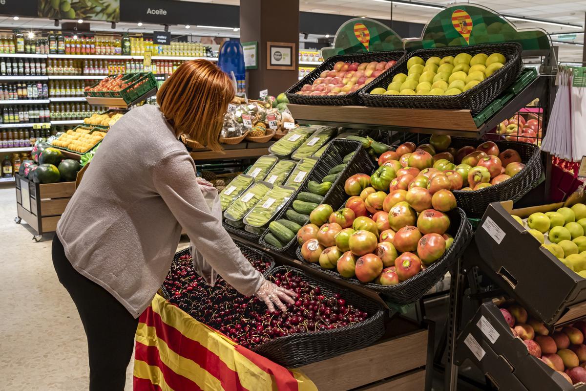 Eroski cuenta en Aragón con 70 establecimientos y trabaja con más de 380 proveedores aragoneses, casi un tercio son productos agroalimentarios.