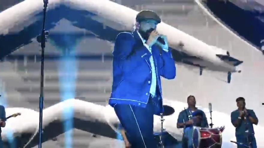 Concierto de Juan Luis Guerra en Sanxenxo: el artista salda su deuda con Galicia en una fiesta de ritmos latinos ante 15.000 seguidores
