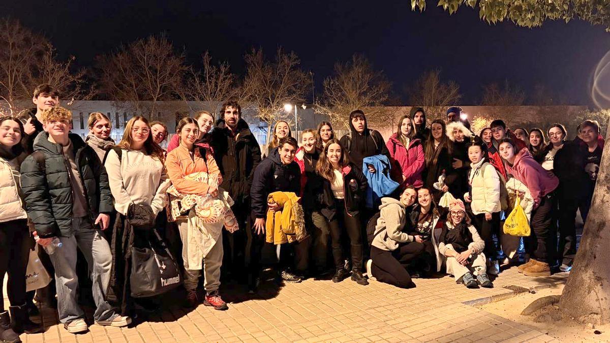 Participantes en el viaje a Valdelinares coordinado por el Ayuntamiento de Ontinyent.