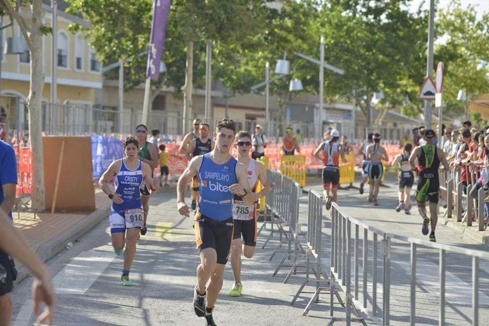 Llegada a la meta del Triatlón Villa de Fuente Álamo