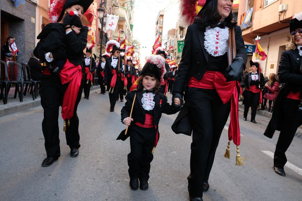 La Entrada y la Retreta abren los Moros y Cristianos de Sax