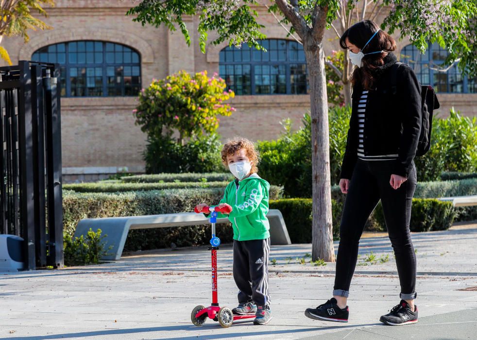 Los niños vuelven a llenar parques y calles