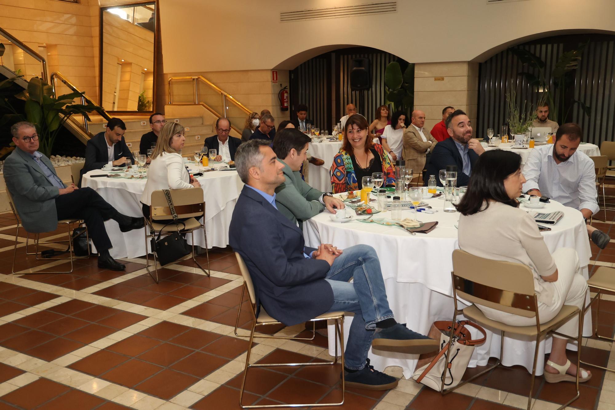 Imágenes | Ucrania, periodismo y tecnología en la guerra: desayuno de la Cátedra Ciutat de Castelló y Mediterráneo