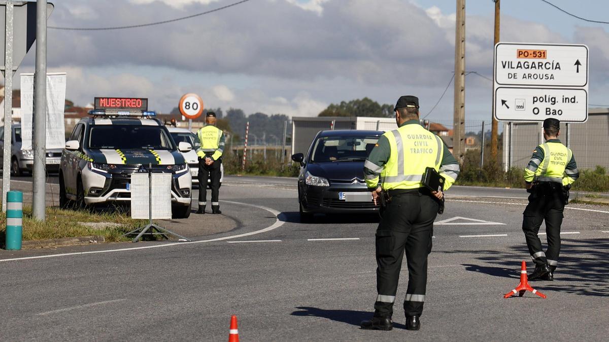 Un control de tráfico de la Guardia Civil