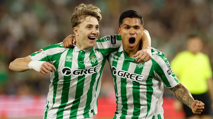 El Betis prepara el hist車rico partido contra la Fiorentina