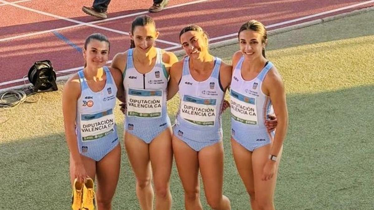 La mallorquina Esperança Cladera, a la derecha, con sus compañeras de equipo.