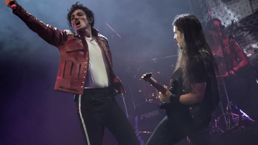 El brasileño Lenny Jay se mete en la piel de Michael Jackson.