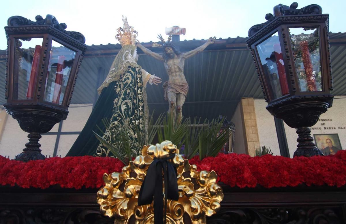 El fervor de Las Palmeras se ensalza con la hermandad de la Piedad