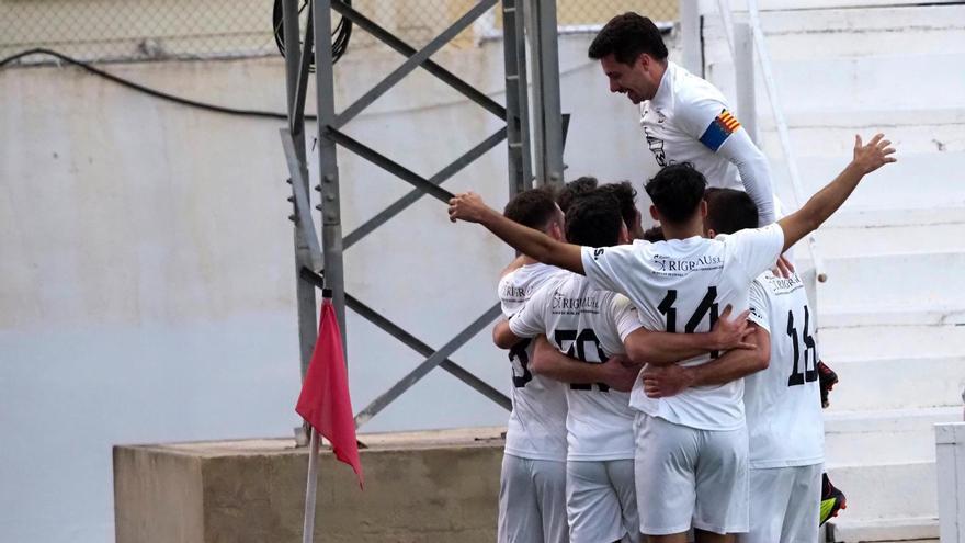 El Olímpic celebrando un gol en un partido esta temporada.