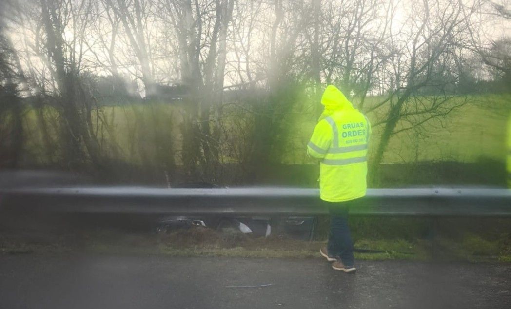 Un accidente múltiple en la AP-9 cierra la autopista en sentido Santiago