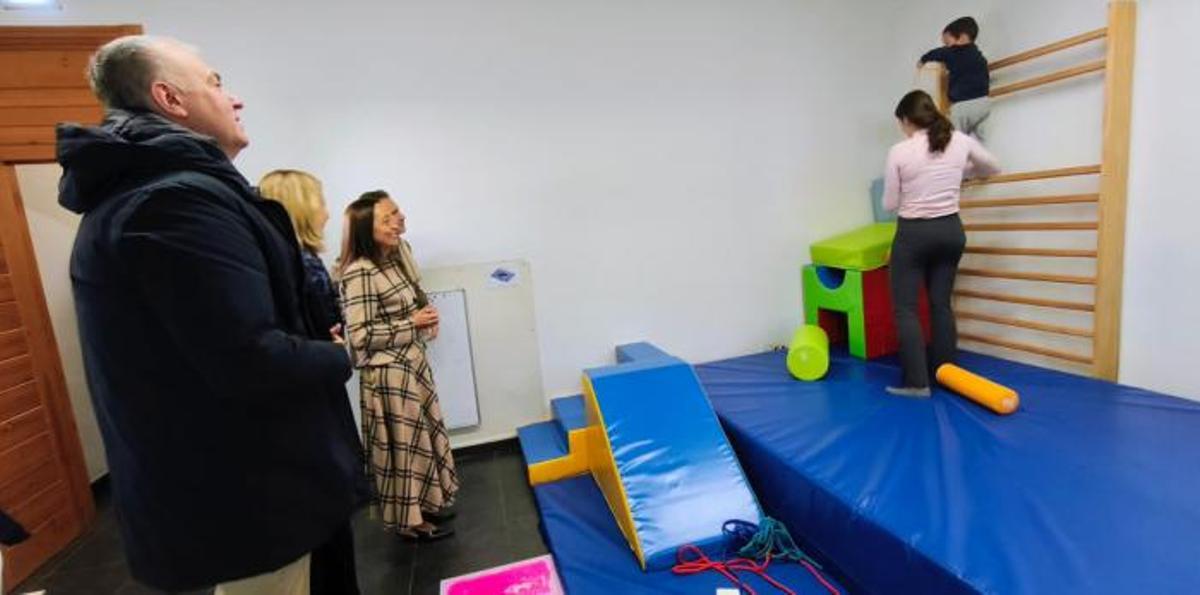 Imagen de la visita de Carmen Susín este miércoles al CDIAT de Alagón.