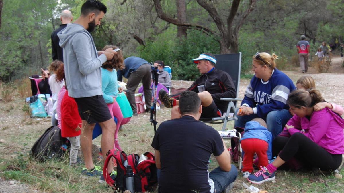 Vecinos de Marbella y San Pedro Alcántara celebran el tradicional Tostón, en una edición anterior.